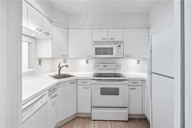 Building Photo - 2870 Pharr Ct S Northwest