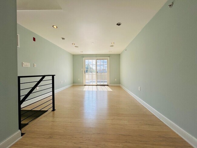 Building Photo - 4525 Fleming St