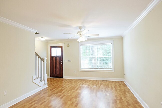 Building Photo - Student + Pet-Friendly Woodlands Condo with Community Amenities