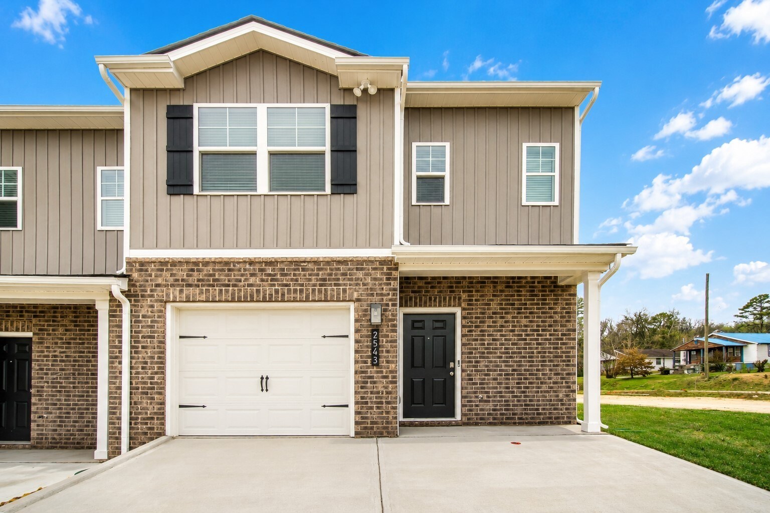 Building Photo - 7327 Valley Grove Ln
