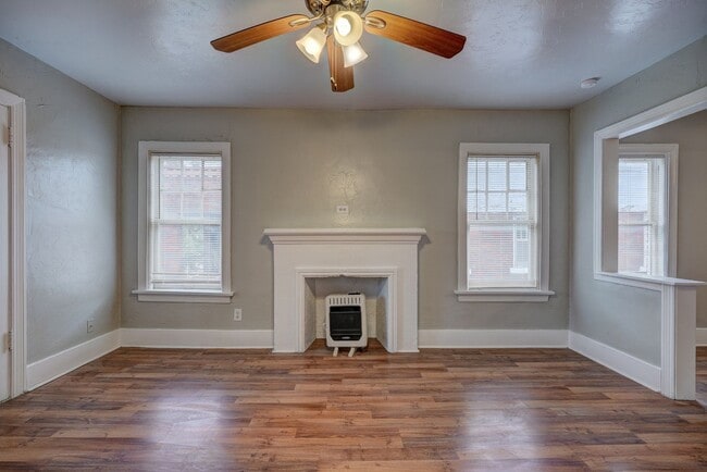 Building Photo - Exquisite 1 Bedroom Brownstone Apartment Steps Away from The Plaza District!