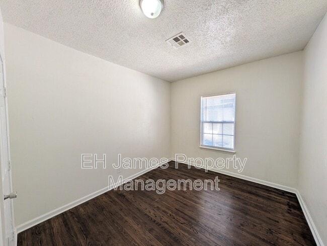 Building Photo - 1627 N Denver Ave