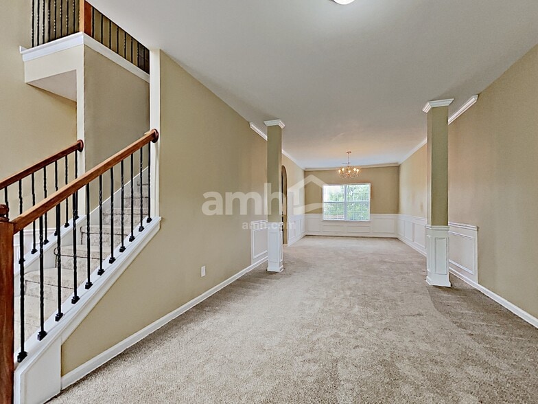 Building Photo - 4975 Hopewell Manor Dr