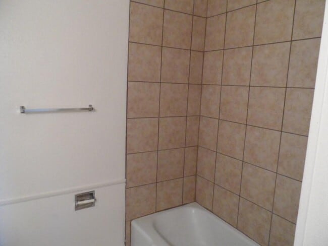 Building Photo - 120 NE 12th St