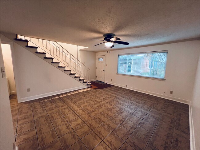 Building Photo - 5538 Holly St