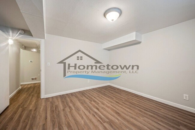 Building Photo - 4 Bedroom 2 Bath Home with 2-Car Detached Garage Available in Hayden, Idaho!