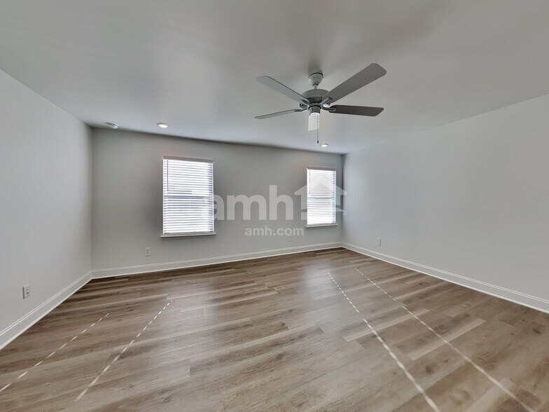 Building Photo - 216 Latitia Lane