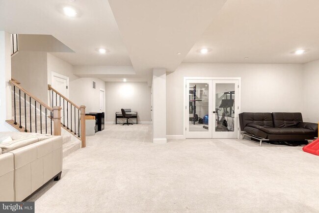 Building Photo - 7679 Cross Creek Dr