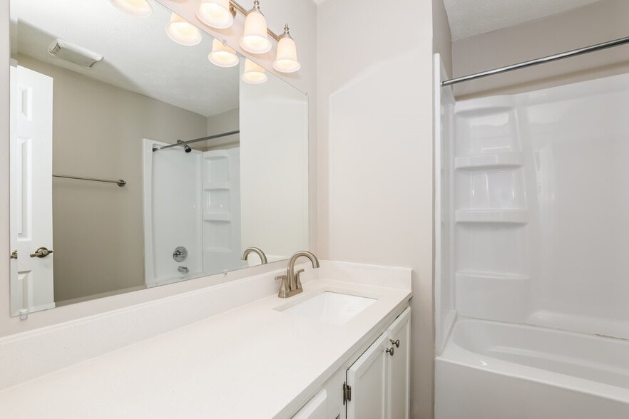 Building Photo - 7750 Harcourt Springs Dr