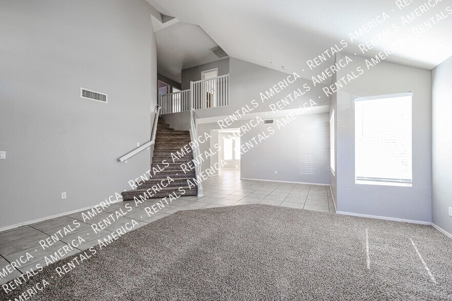 Building Photo - 2361 W Myrtle Dr