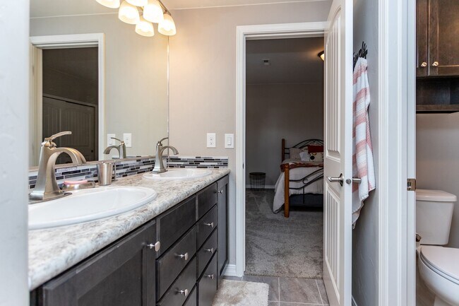 Building Photo - Spacious 4-Bedroom Home in Prestigious For...
