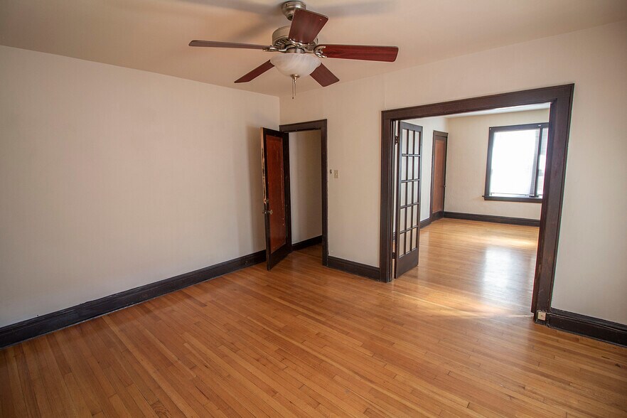 Building Photo - 3833 Dunnica Ave