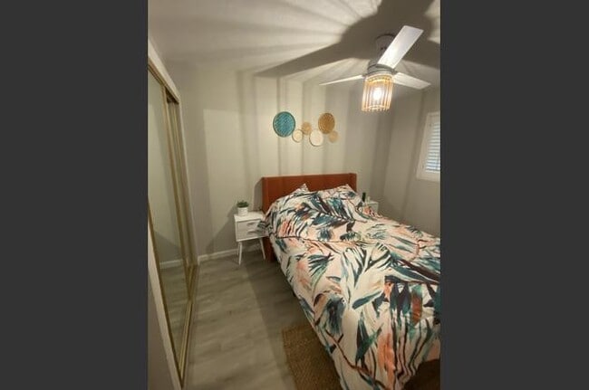 Building Photo - 420 N Villa Ct