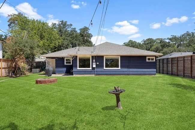 Building Photo - 1802 Turnpike Rd