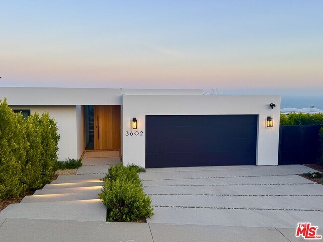 Building Photo - 3602 Shoreheights Dr