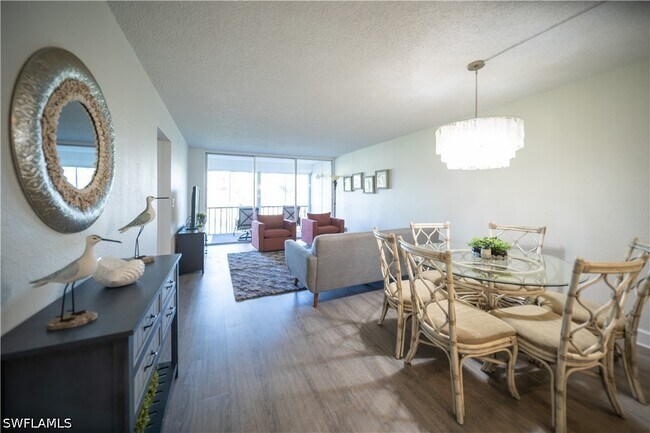 Building Photo - 1086 Forest Lakes Dr