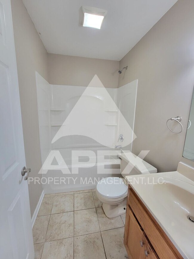 Building Photo - Spacious 2 Bd - 2 Ba Single Family Home in West Knoxville!