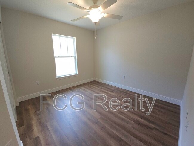 Building Photo - 5 Emerald Trail
