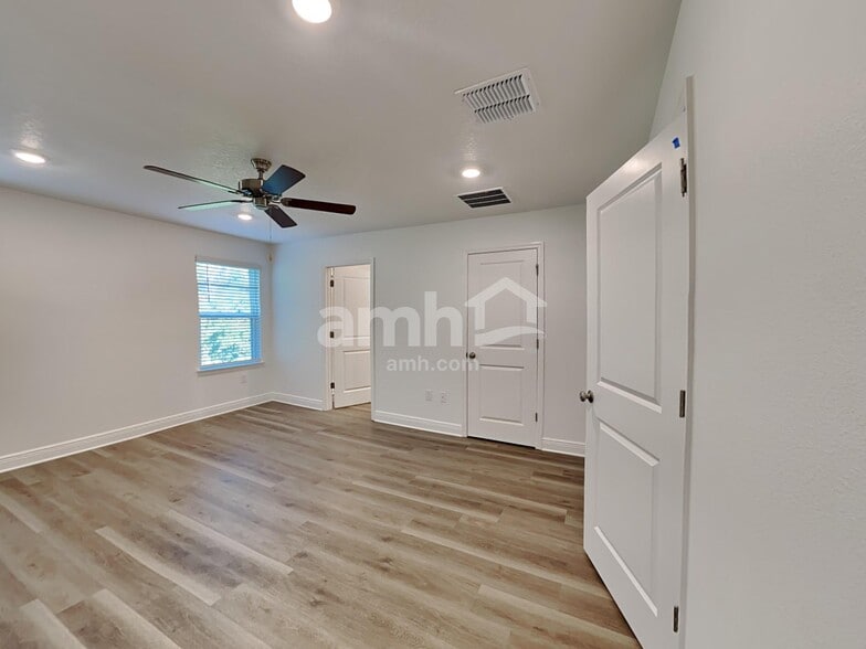 Building Photo - 6655 Atlantic Bch Ave