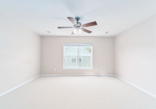 Building Photo - Elegant Two-Story Home in Tanner Plantation!
