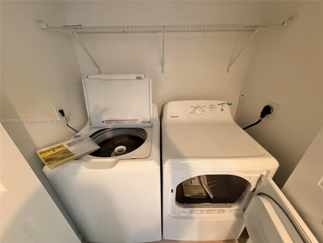 Building Photo - 1761 Four Mile Cove Pkwy