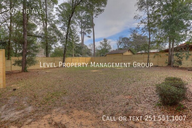 Building Photo - 207 Fig Ave