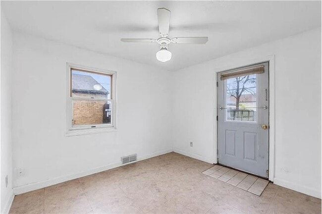 Building Photo - 3929 Fulton Ave