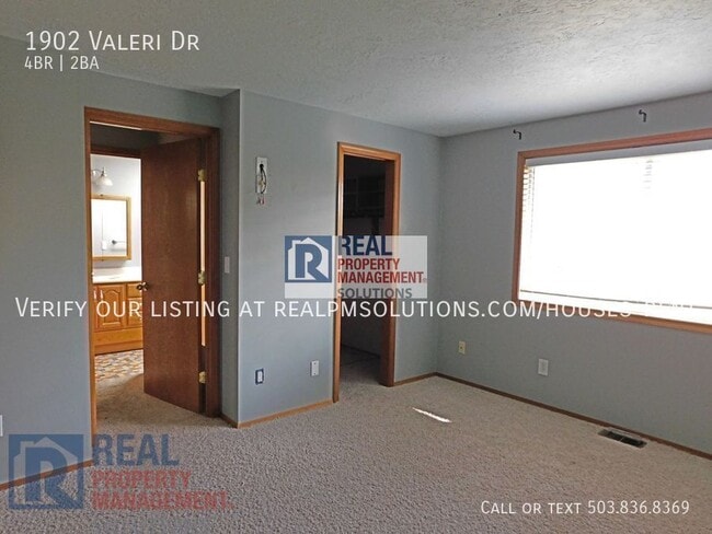 Building Photo - 1902 Valeri Dr