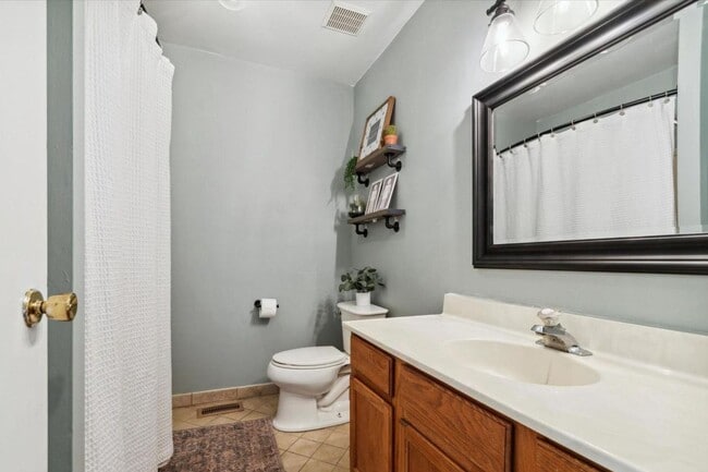 Building Photo - 4 Bedroom 2 Bath Townhome in Exton Station