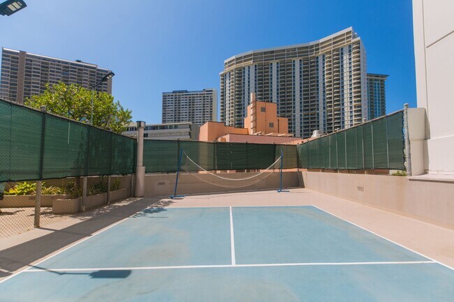 Building Photo - 1910 Ala Moana Blvd