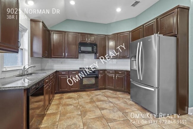 Building Photo - 9025 Norman Dr