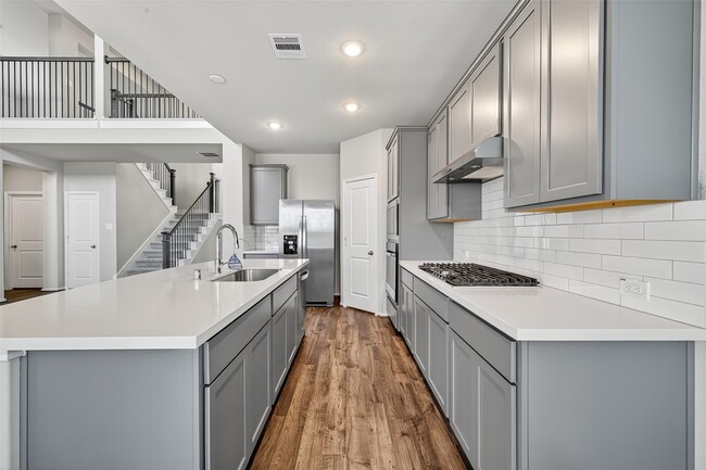 Building Photo - 411 Sunlit Vly Cir