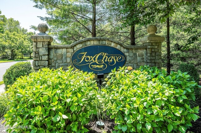 Building Photo - 19 Horseshoe Ct