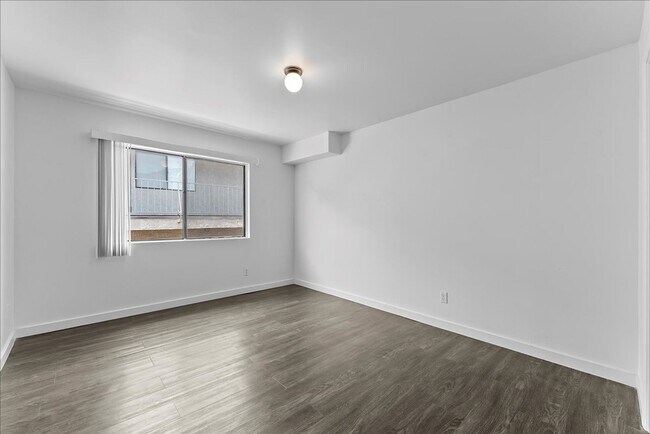 Building Photo - 448 W Windsor Rd