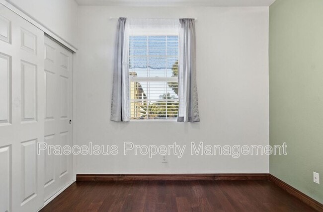 Building Photo - 1293 Fools Gold Wy