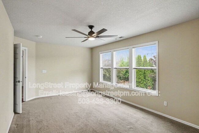 Building Photo - 1227 SE Rivergreen Ave