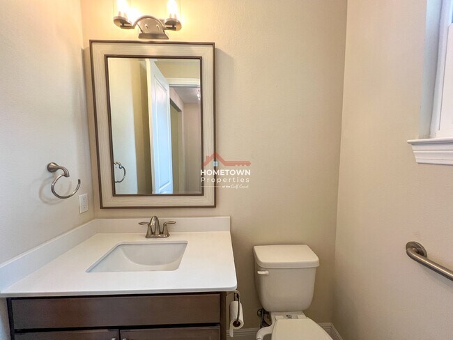 Building Photo - Charming Custom-Built Home with Bonus Room...