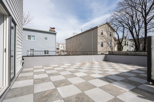 Building Photo - 144 Bergen Ave