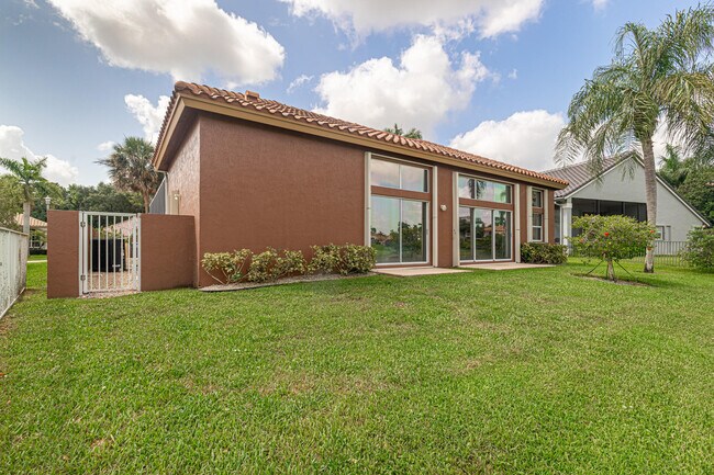Building Photo - 10599 St Thomas Dr