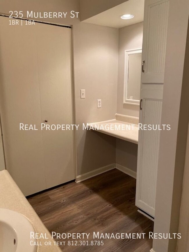 Building Photo - 235 Mulberry St