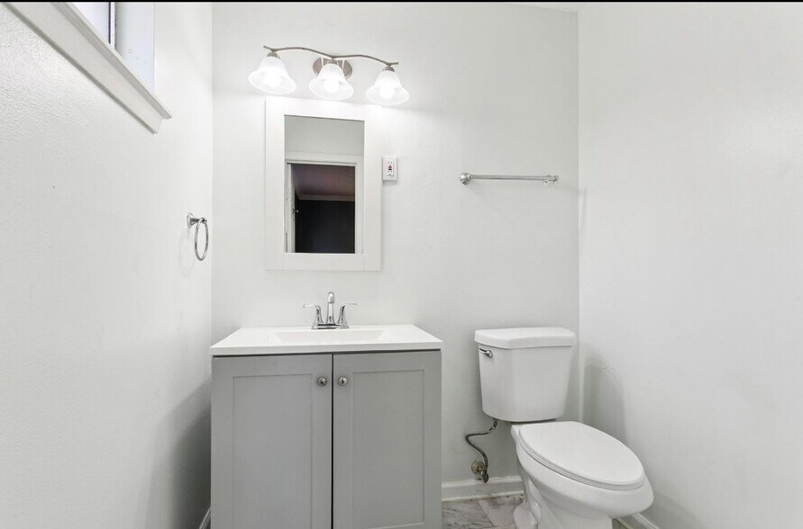 Building Photo - 7928 Edward St