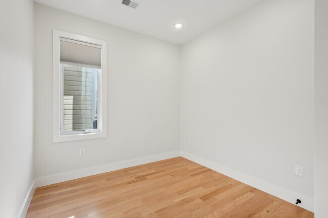 Building Photo - 431 Palisade Ave