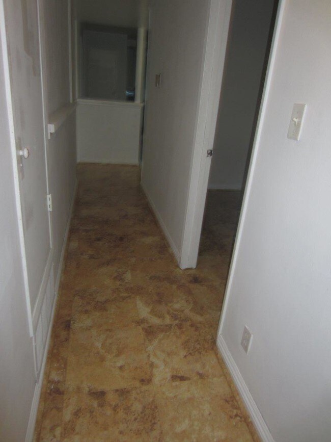 Building Photo - 2284 Athens Ave