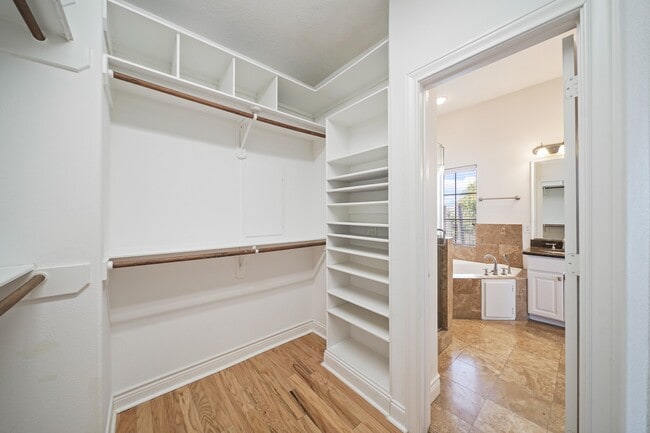 Building Photo - 1402 Wheeler Ave