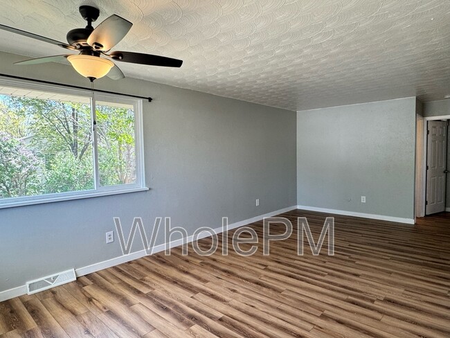 Building Photo - 220 W Layton Ave