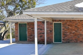 Building Photo - Decatur 3 bedroom 2 bath Duplex Available