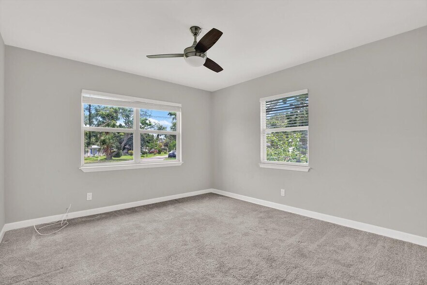 Building Photo - 10711 Seminole Dr N