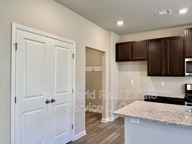 Building Photo - 114 Auburn Depot Dr