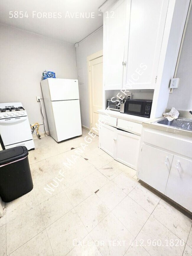 Building Photo - 5854 Forbes Ave