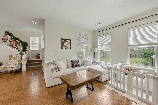 Building Photo - 230 Cameron St